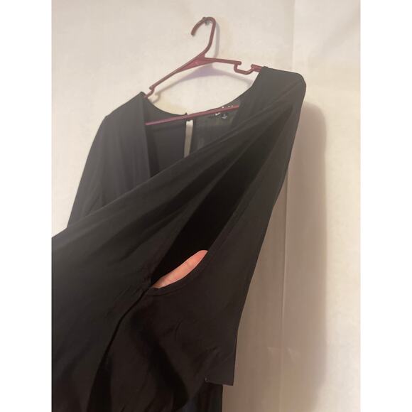 Lulu’s Rayon Jumpsuit NWT Black V Neck Elastic Ankle Womens Small Cut Out Sleeve - Picture 9 of 12